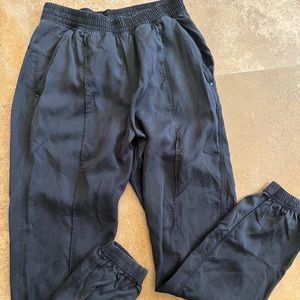 Lululemon black silky jogger pant